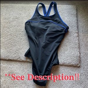 **𝐒𝐞𝐞 𝐃𝐞𝐬𝐜𝐫𝐢𝐩𝐭𝐢𝐨𝐧!! Lands’ End One-Piece Swim Suit